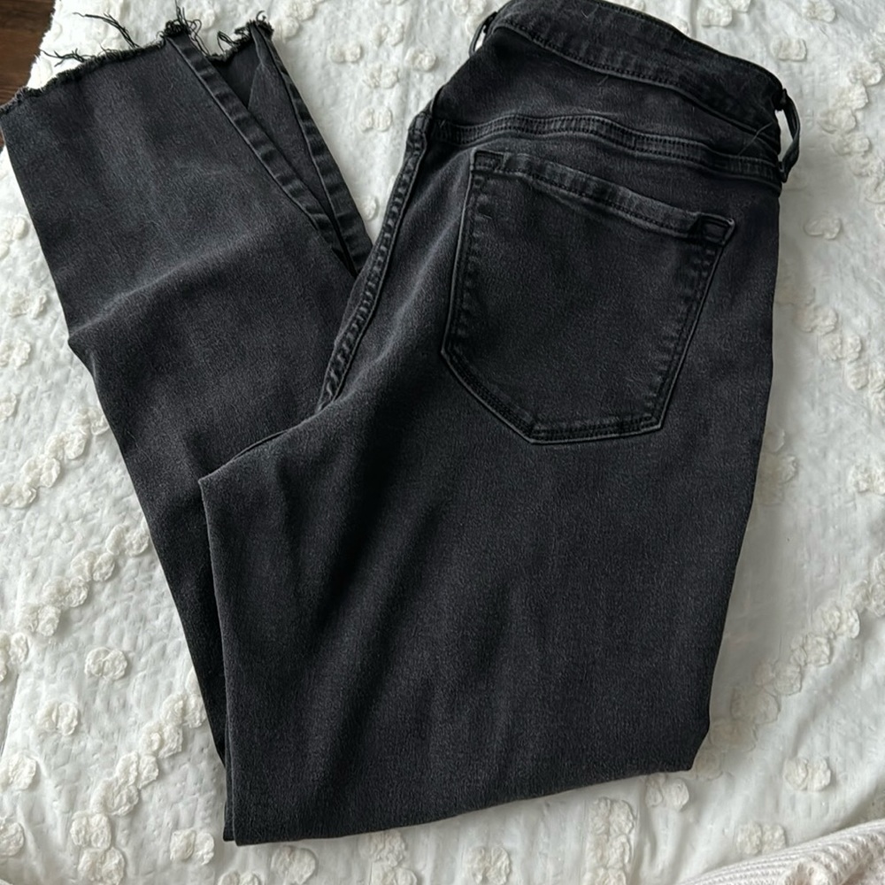 Old Navy rockstar distressed mid rise jeans size 14R